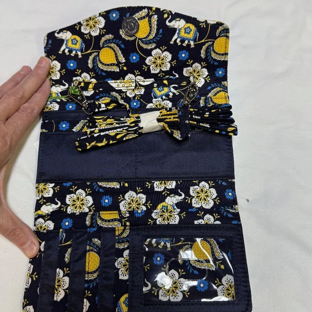 Vera Bradley Strap Wallet Ellie Blue NWT 8x4 Zip Pockets - Picture 4 of 4